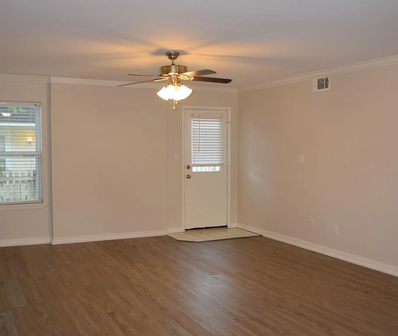 2 bed, 1056 sqft, $950 — Photo 4