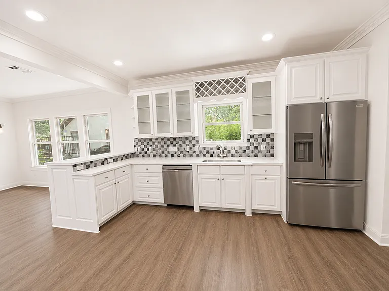 804 E Dean Keeton St — Photo 10