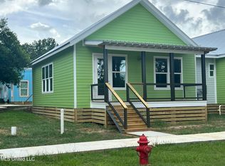 300 Seminary Dr #9, Bay Saint Louis, MS 39520