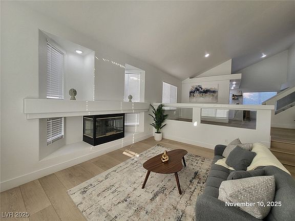 5th image of 10044 Chinook Gale Ct