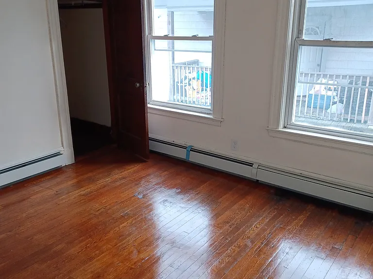 145 Franklin St #3R — Photo 6