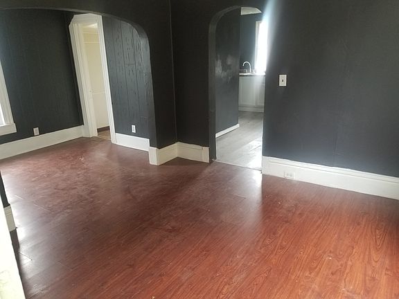 2nd image of 2914 Woodbridge Ave Unit 1