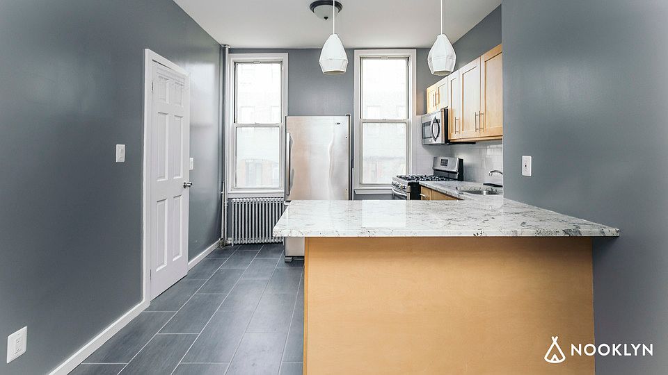 1st image of 181 Maujer St #2RR