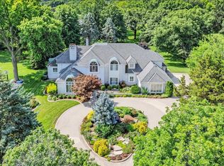 14 Olympia Ct, Oak Brook, IL 60523