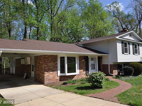 4th image of 3213 Amberley Ln