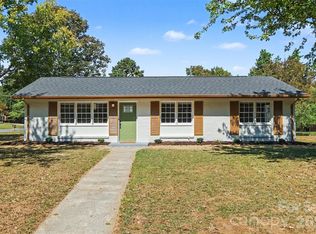 3801 Hillock Ct, Charlotte, NC 28215