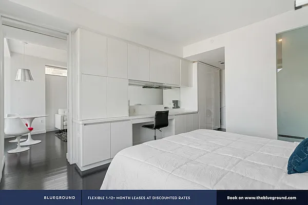 Rented by The Blueground | media 9