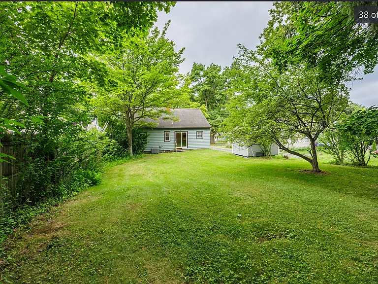 35 Briggs Ave — Photo 26