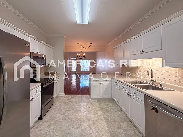 3505 Savannah Park Ln — Photo 21