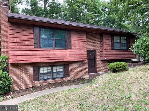 3rd image of 115 Bowen Dr