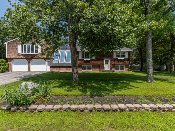 40 Fox Meadow Run, Lyman, ME 04002