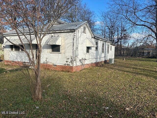 2nd image of 221 Adair Ave