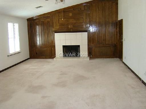 3rd image of 2611 S Buffalo Dr