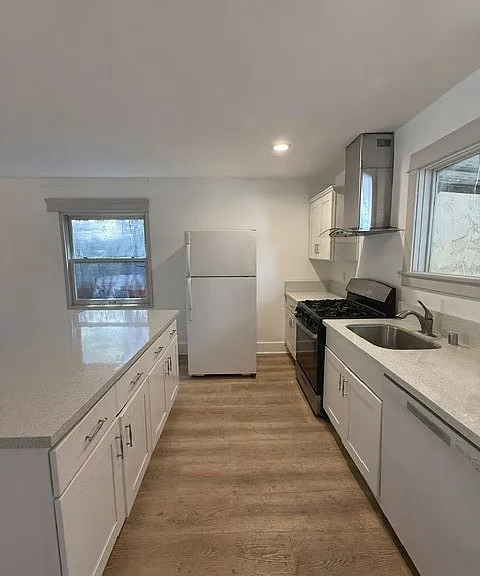 1347 N Citrus Ave — Photo 7