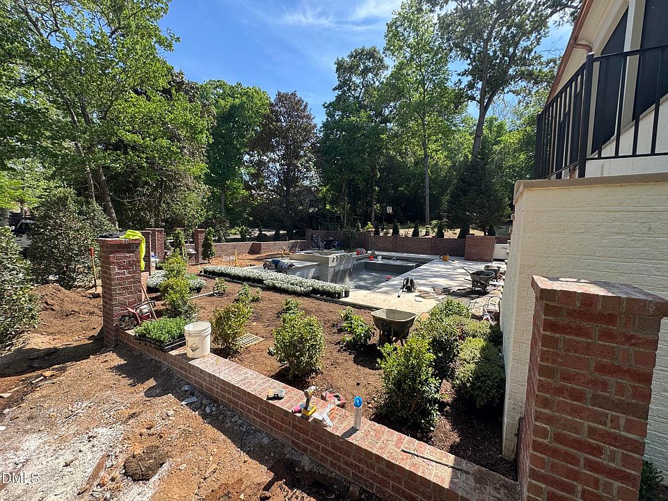 2nd image of 501 Transylvania Ave