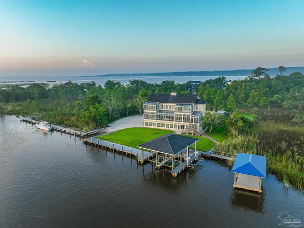 3740 Mackey Cove Dr, Pensacola, FL 32514