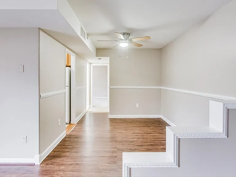 7611 Maple Ave #202 — Photo 8