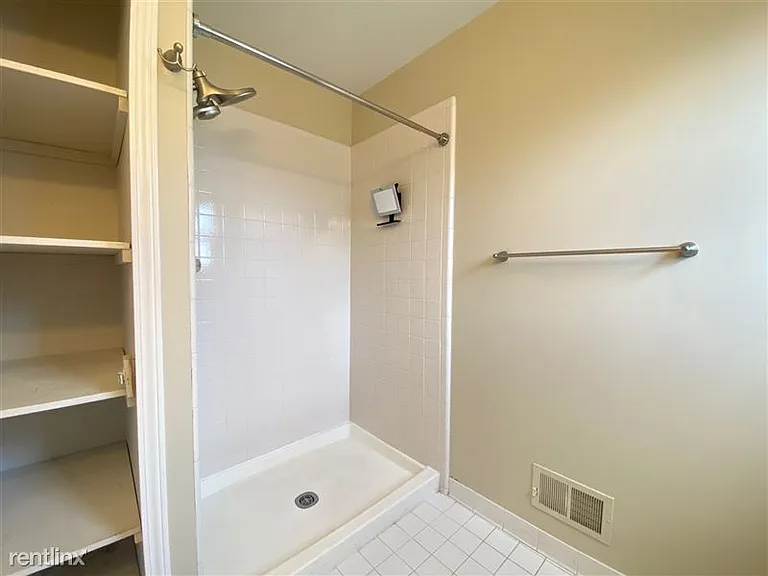 6710 Summerdale Ct E — Photo 29
