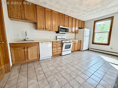 1236 Cambridge St Photo 1