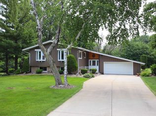 N5417 Glen Echo Rd, Fond Du Lac, WI 54937