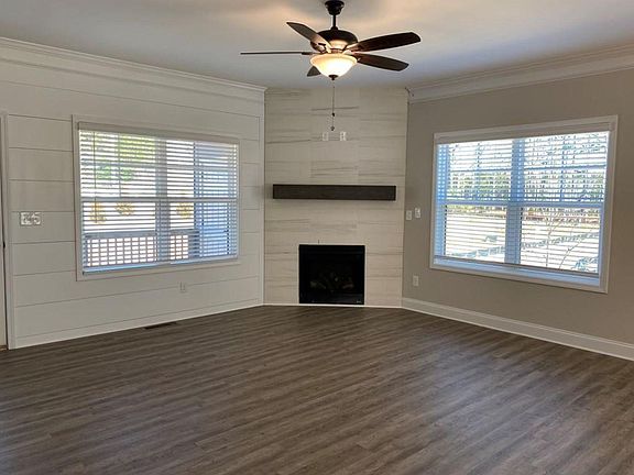 2nd image of 412 Tovall Pl