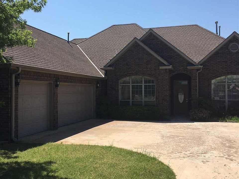1st image of 28 NW Heatherstone Dr