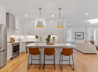 77 Oliver Pond Cir #10, Franklin, MA 02038