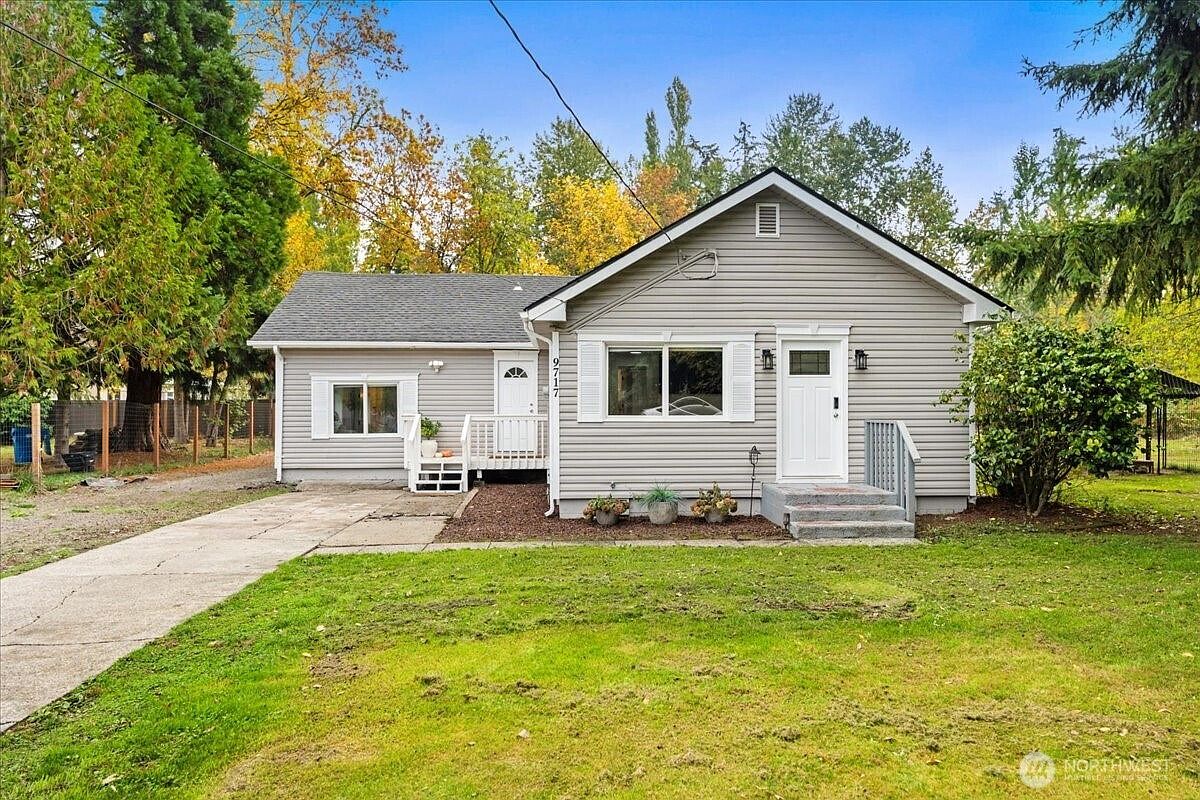 1st image of 9717 9th Avenue E