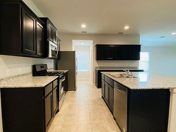 4th image of 5812 Lake Dr