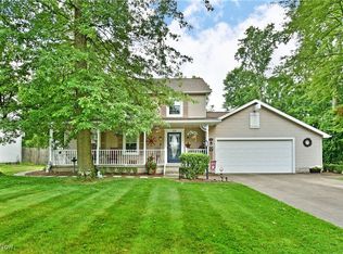 252 Greenbriar Dr, Cortland, OH