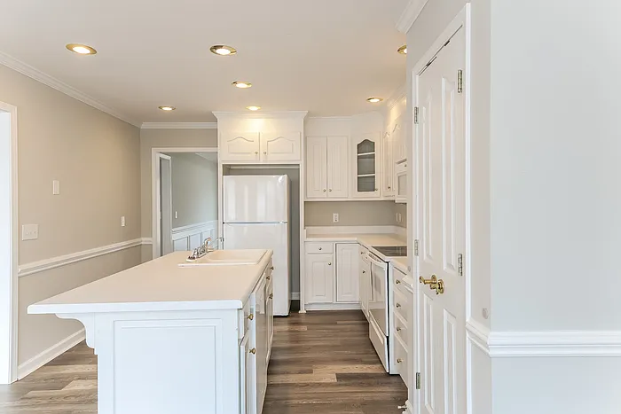 3 bed, 2.0 bath, 1867 sqft, $1,995 — Photo 4