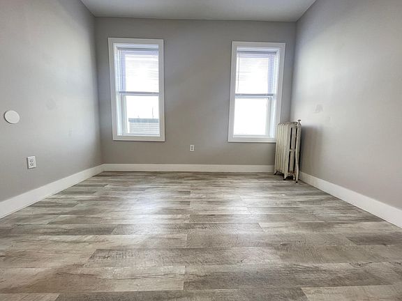 3rd image of 3149 Kennedy Blvd #14B