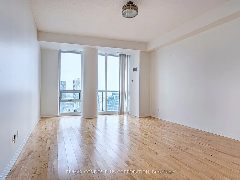 65 Bremner Blvd #5303 — Photo 21