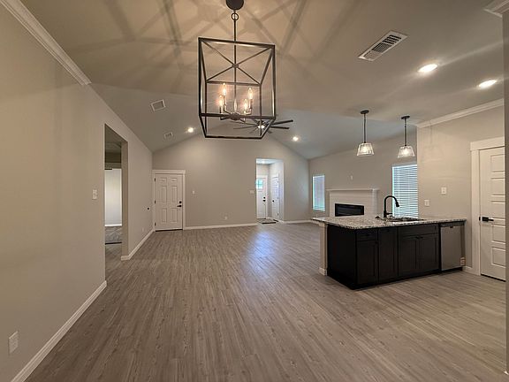 5th image of 3126 Forest Hill Dr