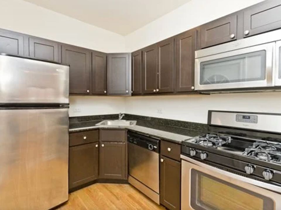 2nd image of 1828 W Lawrence Ave #1