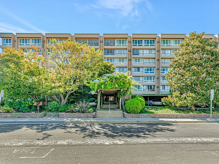 1700 Civic Center Dr #707 — Photo 40