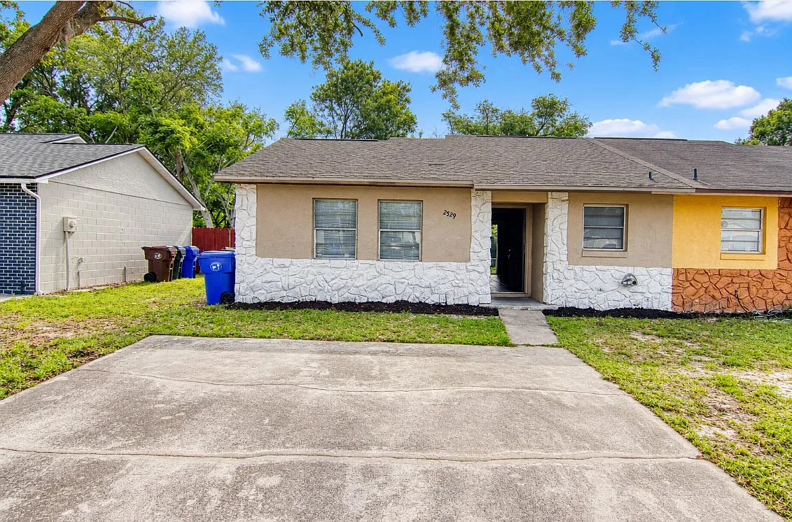 2 bed, 994 sqft, $1,550 — Photo 2
