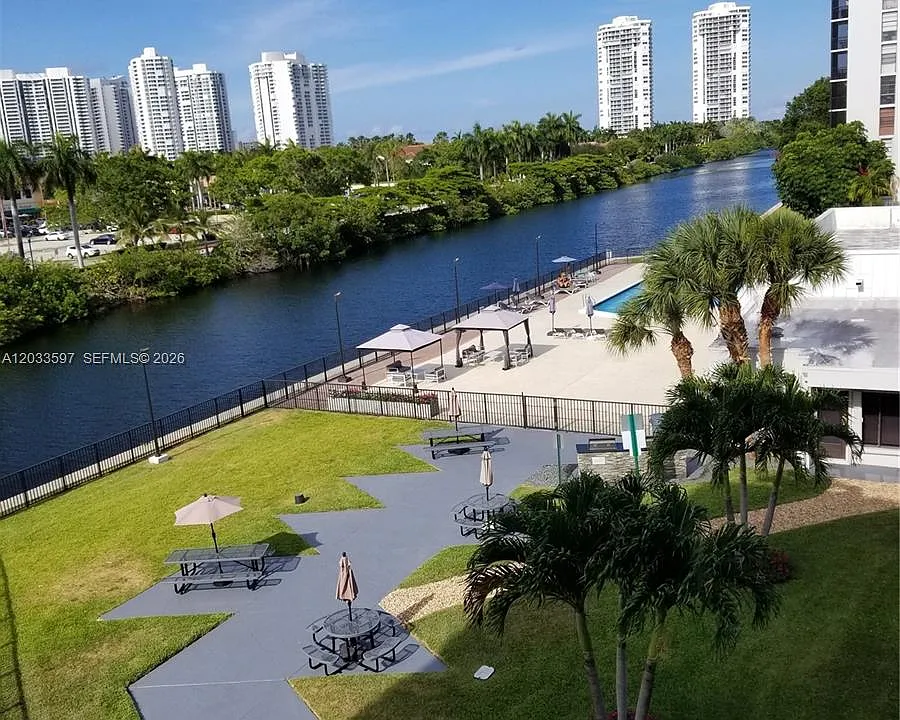 3401 N Country Club Dr #211