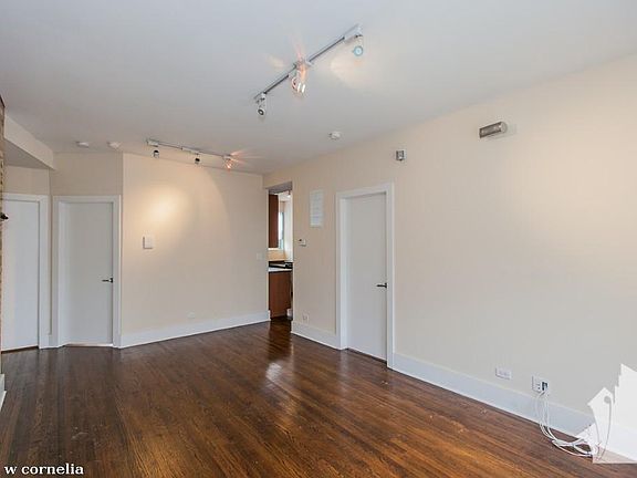 3rd image of 1851 W Cornelia Ave #1024
