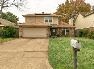 2218 Turf Club Dr, Arlington, TX 76017