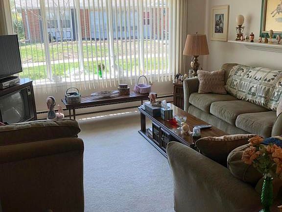 5th image of 373D Chatham Ct #100D