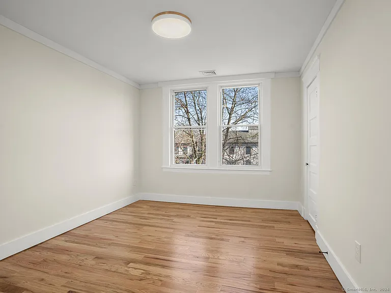 101 Noble Ave — Photo 9