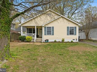 1009 Davis St, Colonial Beach, VA 22443