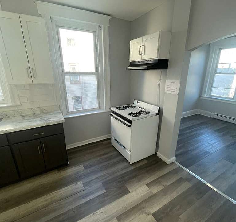1st image of 119 Inslee Pl #4L