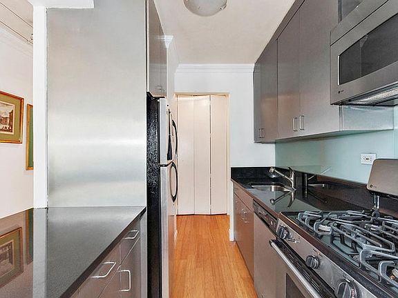 4th image of 1623 3rd Ave APT 41D