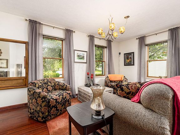 5th image of 463 Hawthorne Pl