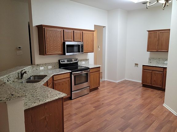 3rd image of 12120 Lamington Dr