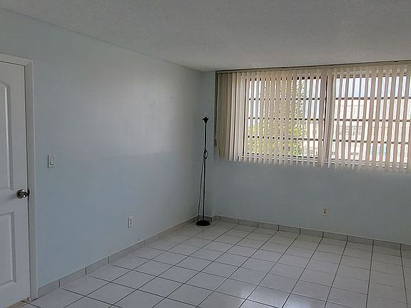 5th image of 16410 Miami Dr APT 609