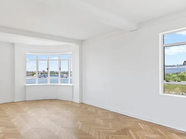 140 Riverside Drive image 7 of 12