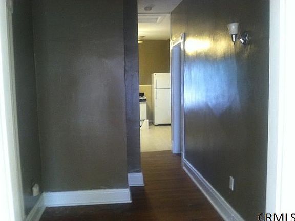 4th image of 50 Chestnut St